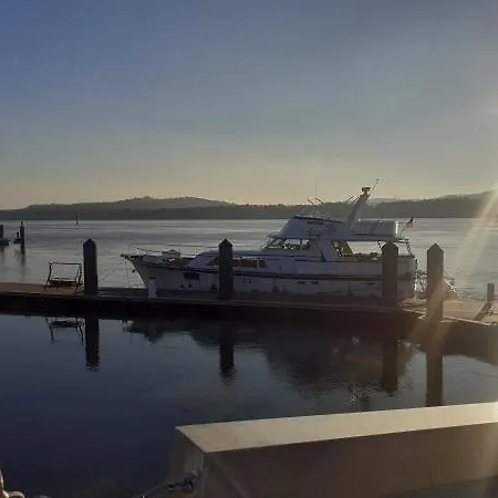 Yacht Natacha *